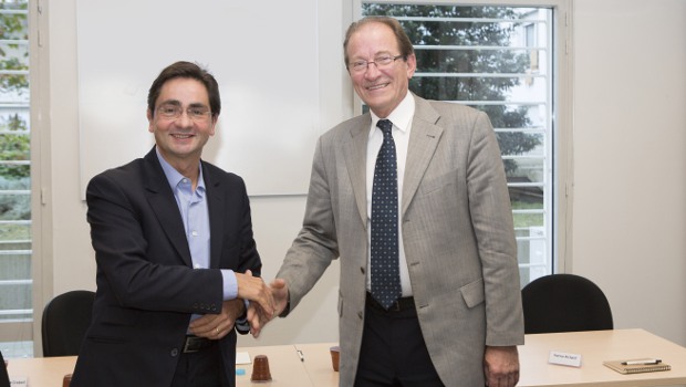 Saint-Gobain signe une convention avec les Compagnons Bâtisseurs