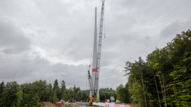 Allemagne : Terex érige une éolienne