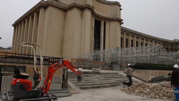 Restauration multifacettes sur le Parvis des droits de l’Homme 