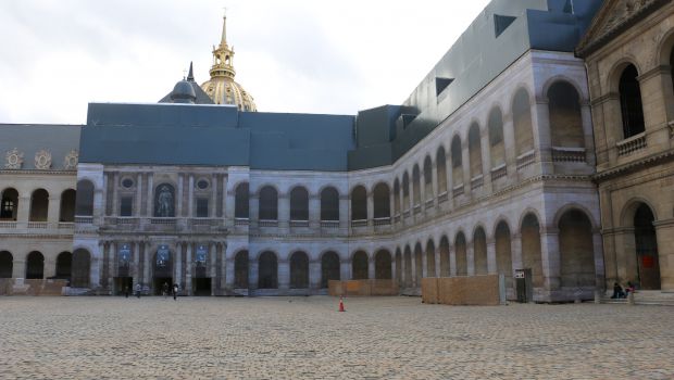À Paris, les Invalides « pètent les plombs » ! 