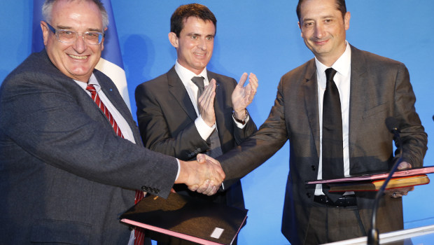 À Brest, Valls consacre DCNS