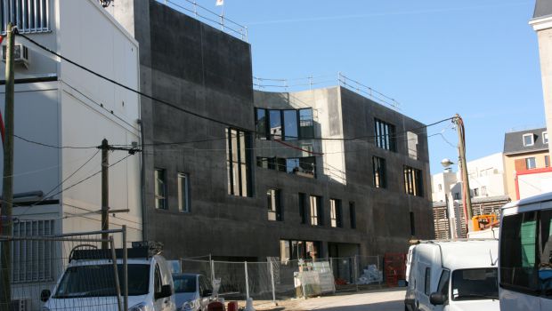Résille bois pour béton noir 