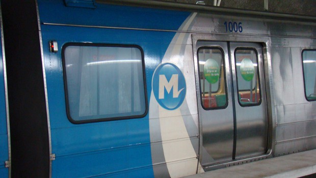 Rio : la 1è rame de la ligne 4 du métro débarque