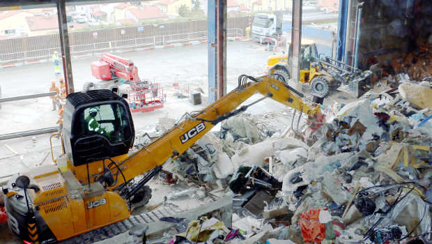 Nice : Tir groupé pour JCB chez Sita