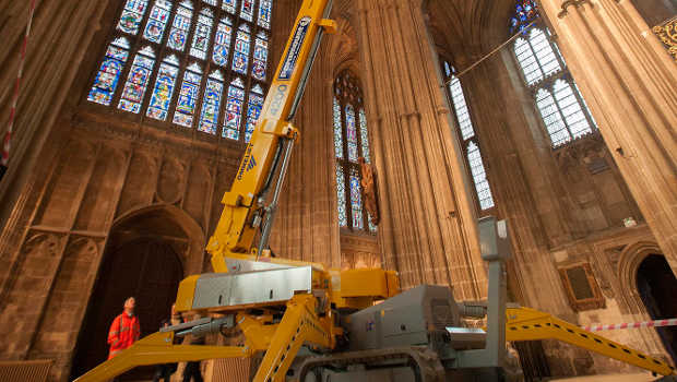 Nacelle Ommelift en inspection de cathédrale