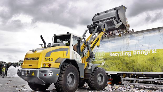 La chargeuse sur pneus se valorise dans le recyclage 