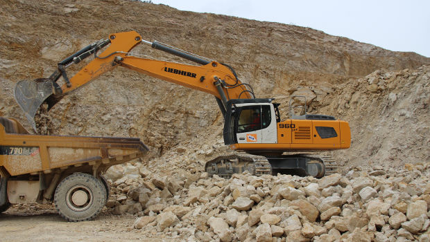 Dans le Gard, SCV a choisi la Liebherr R960 SME