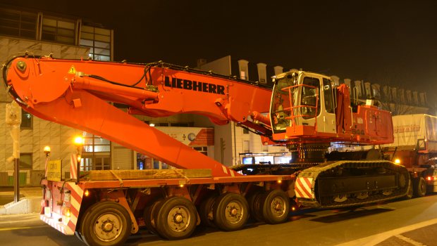 Une pelle électrique Liebherr débarque à Paris