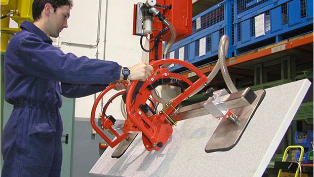 Manutention béton : Dalmec sort un manipulateur pneumatique