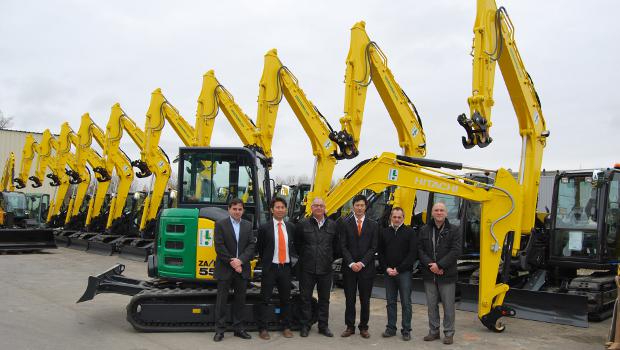 A Angoulême, Locatoumat réceptionne 20 matériels Hitachi