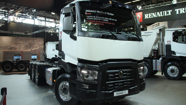 Renault Trucks à l’assaut des chantiers difficiles