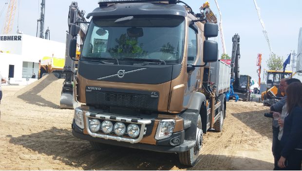 FL 4x4, FMX 6x6 : 2 premières pour Volvo Trucks