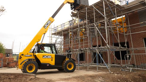JCB sort un télescopique compact pour le bâtiment