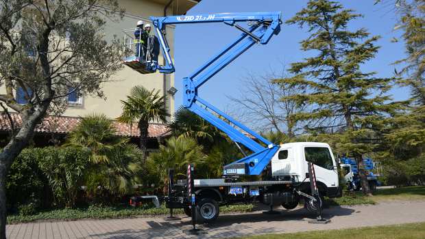 CTE présente un nouveau camion-nacelle