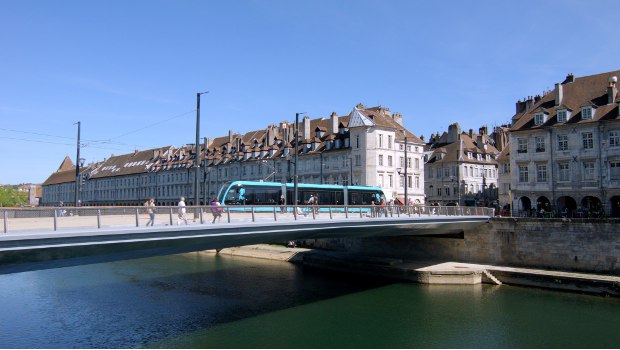 A la recherche d'un tramway moins cher
