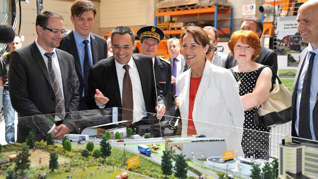 Ségolène Royal découvre les vertus de l’herbe chez Noremat