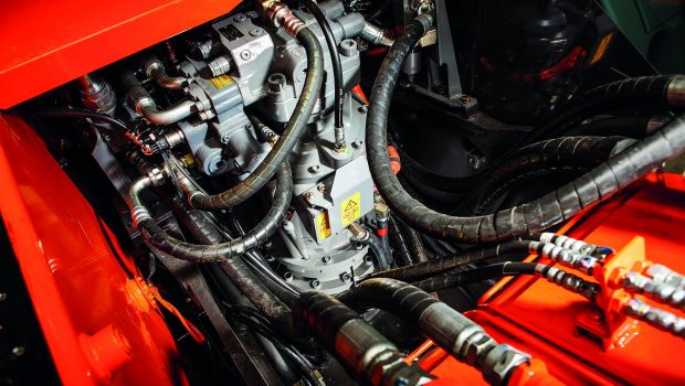 Pelles sur chenilles 21-28 t : l’hydraulique au secours de la puissance 