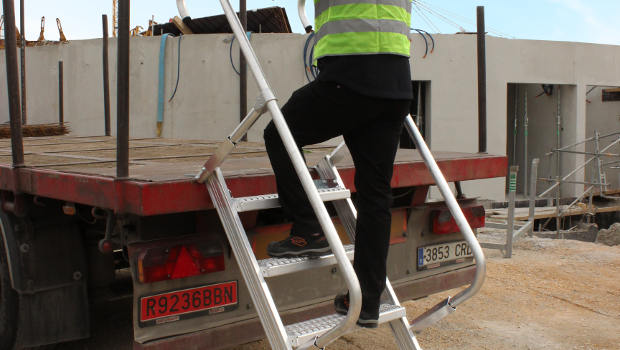 L'échelle contre les chutes de camions