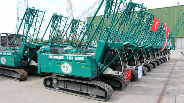 51 grues sur chenilles Liebherr en Turquie