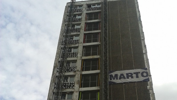 A Porte de Saint-Ouen, Marto frappe un grand coup