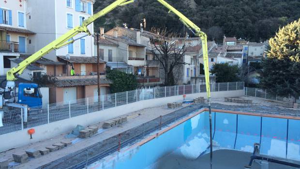 Les Mées : Colas et Sika rénovent la piscine municipale