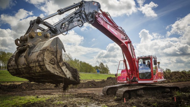 Pelles : LiuGong introduit le Stage IV