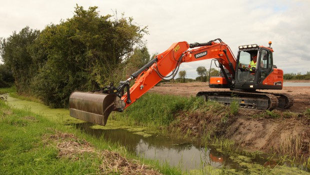 Chez Doosan, une nouvelle pelle de 14 tonnes