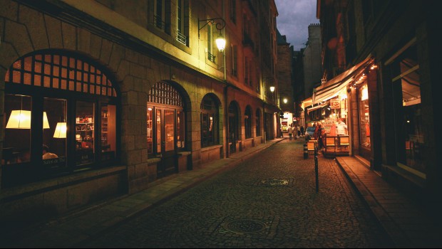 Saint-Malo refait ses trottoirs