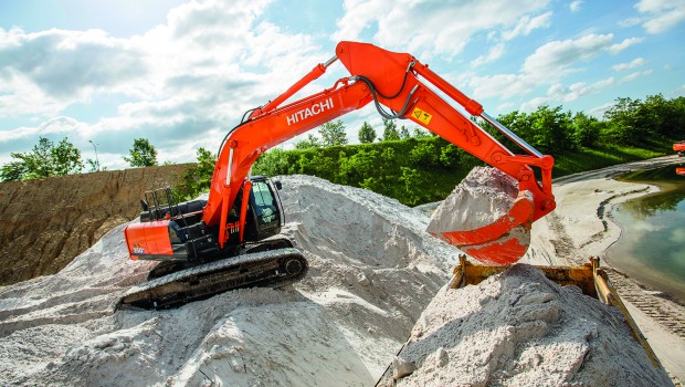 Hitachi complète son offre de pelles en série 6