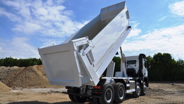 Meiller renouvelle ses bennes pour la Bauma