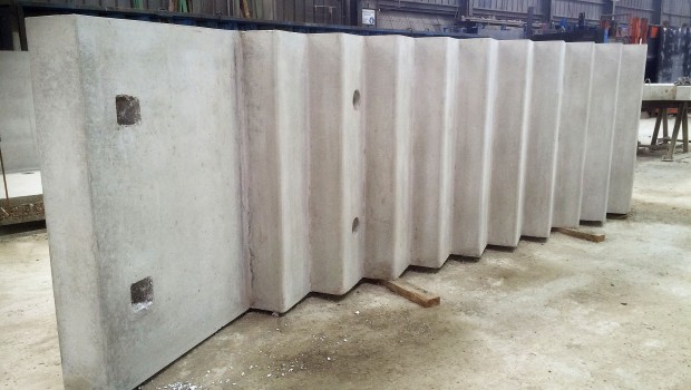 Des escaliers en béton préfabriqué d'un seul tenant