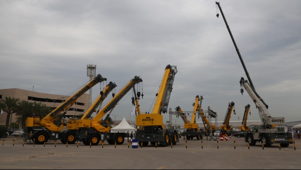 YBA Kanoo expose ses grues Grove en Arabie Saoudite