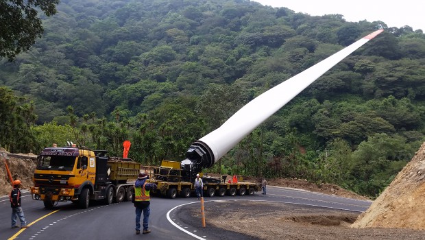 Au Guatemala, Goldhofer exécute une mission délicate