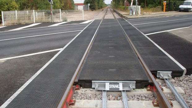 Strail : les passages à niveau ou la synthèse des contraires