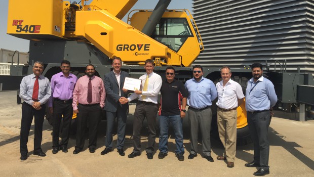 Manitowoc distingue son concessionnaire Kanoo Machinery
