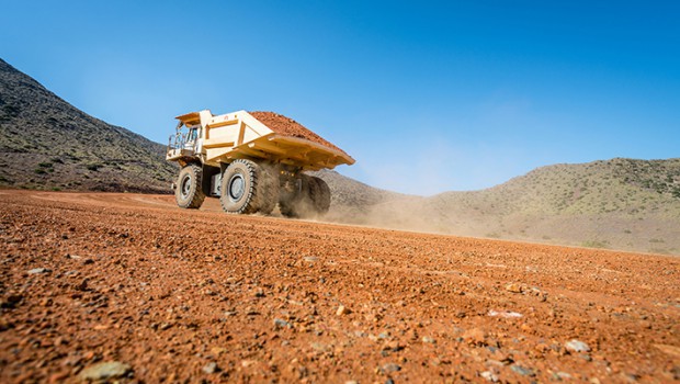 World premiere:  the rigid Truck Liebherr T 236 with 100T !