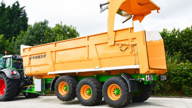 Joskin propose des rehausses hydrauliques sur bennes agraires