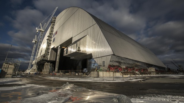 Chernobyl : Confinement shield begins