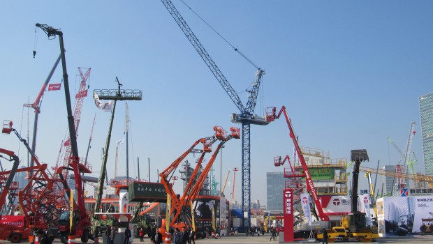 Bauma China : nouvelle grue à flèche relevable Comansa CM