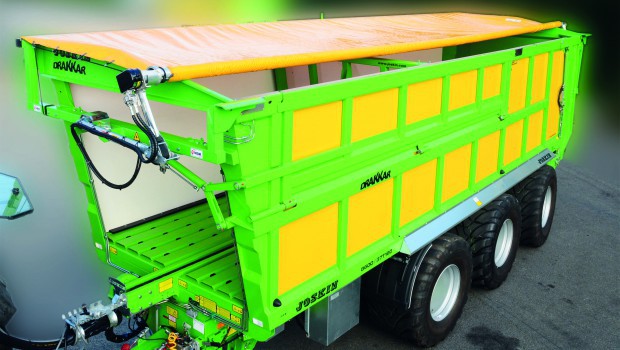 Hydraulic tarpaulin to cover agricultural trailers