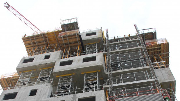 The building is already turning towards 2017: full of promises!