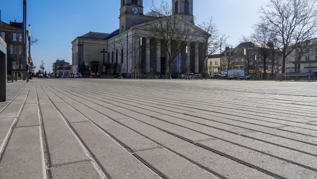 La Roche-sur-Yon : des pavés drainants au secours de la Place Napoléon
