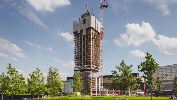 À Londres, la tour Manhattan Loft Gardens atteint 143 m