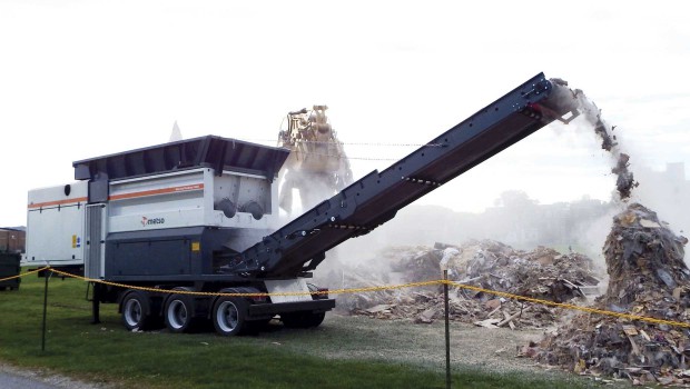 Un broyeur lent Metso chez Smet Location