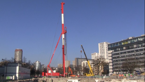 La foreuse F5000 de Soletanche Bachy en action porte d’Italie