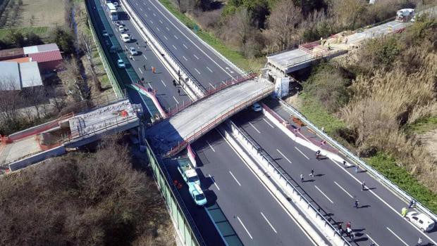 Bridge collapse on the A14 motorway