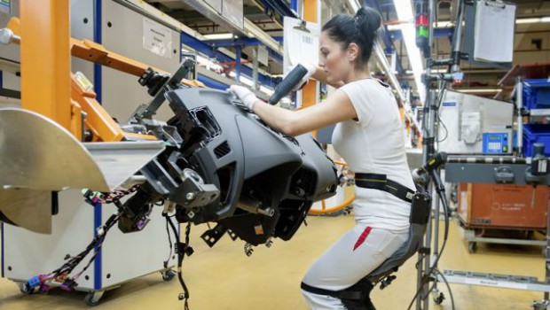 Gammon Construction lures female workers with robot technology