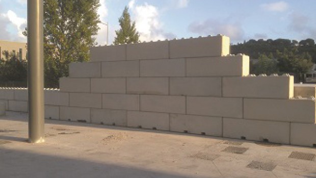 New robust modular wall system Lego™-like