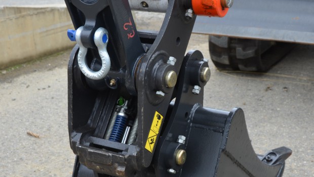 Attache rapide pour pelles Bobcat E25 à E55