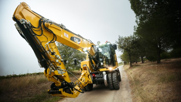 Pelle rail route Caterpillar M323F : la reine du salon IAF ?